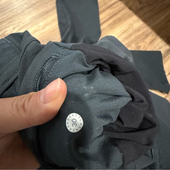 Lululemon ABC Pant Classic - Picture 8 of 8